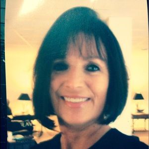 Meet your Posher, Debbie